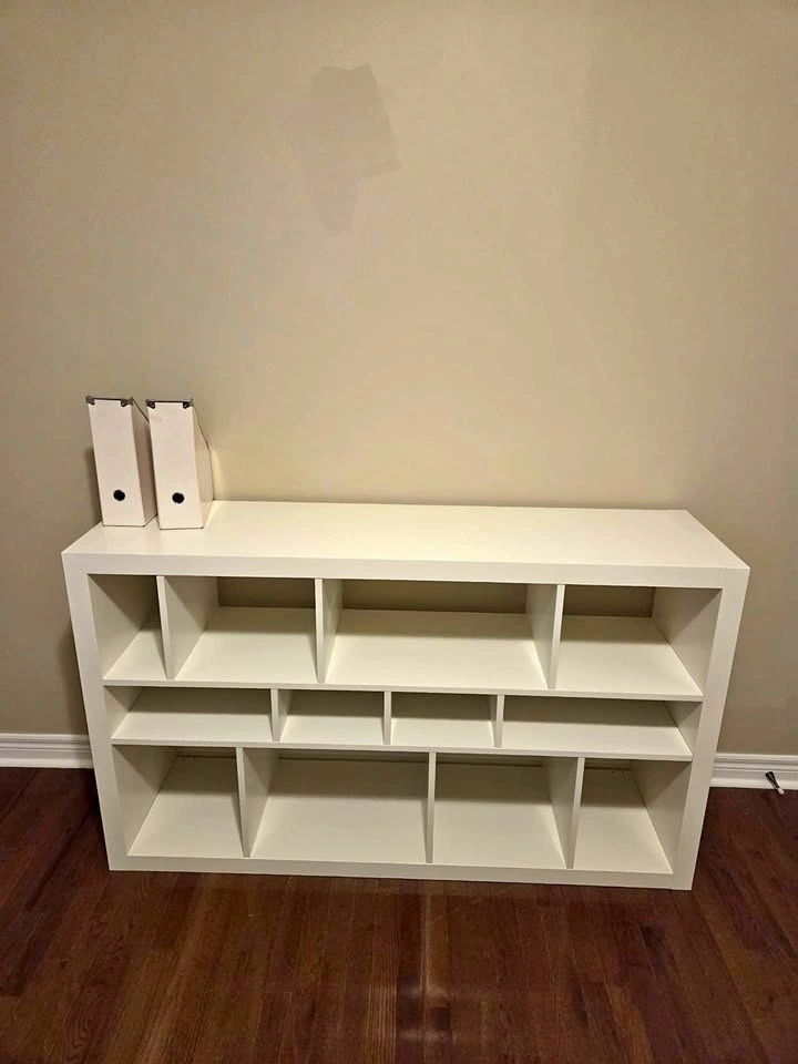 White Shelf - can be placed horizontal or vertical