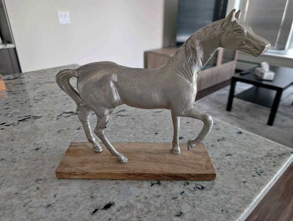 Display Silver Horse