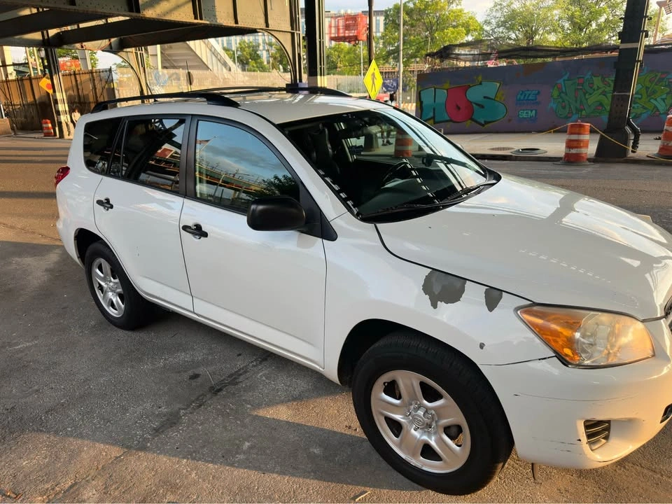 2012 Toyota RAV4 - photo 3