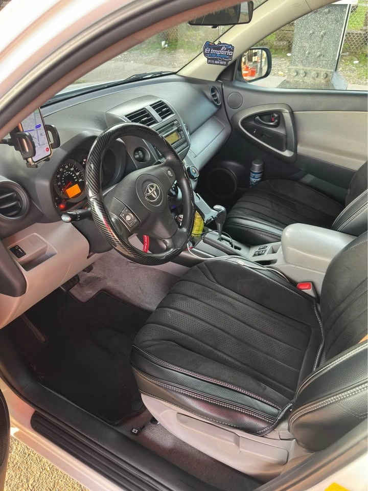 2012 Toyota RAV4 - photo 5