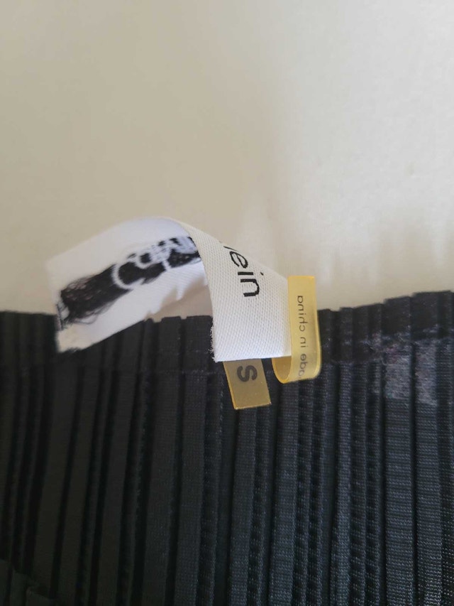 Calvin Klein Sleeveless Pleated Top - photo 3