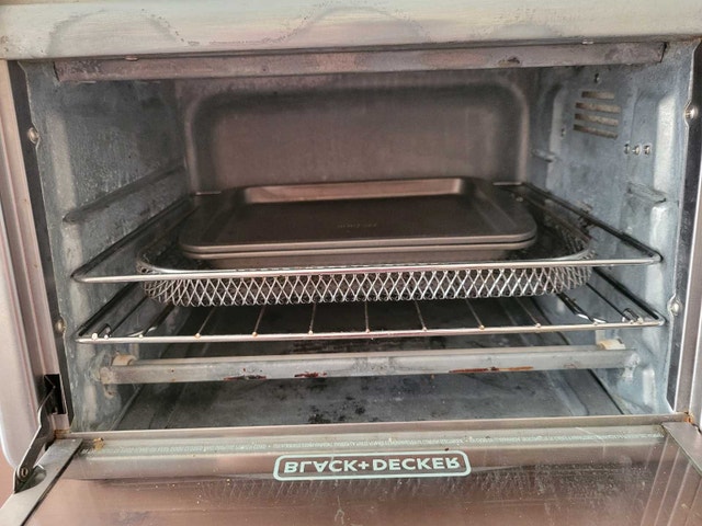 Black+Decker Crisp 'N Bake Air Fry Toaster Oven - photo 2