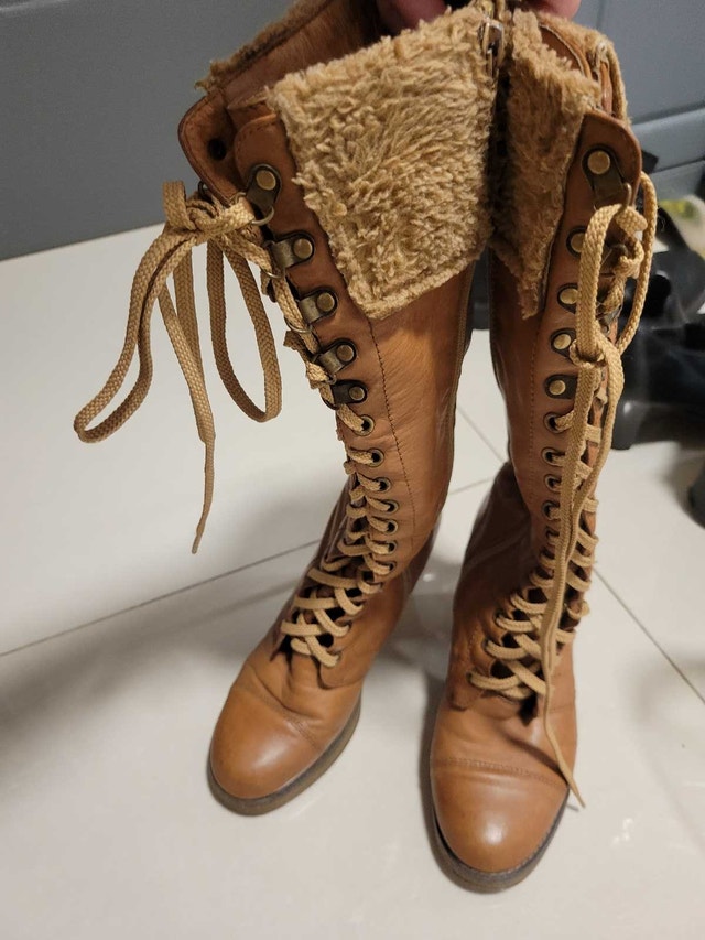 Size 5.5 Tan Lace-Up Boots