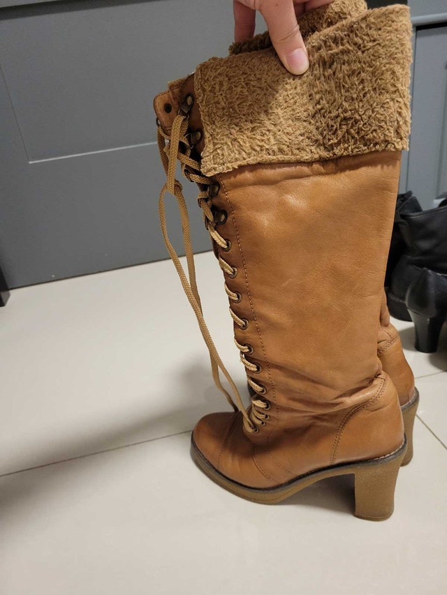 Size 5.5 Tan Lace-Up Boots - photo 2