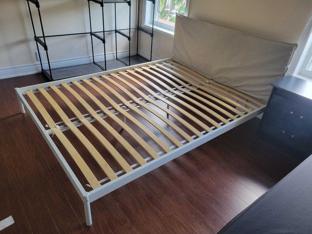 Queen bed frame - photo 2