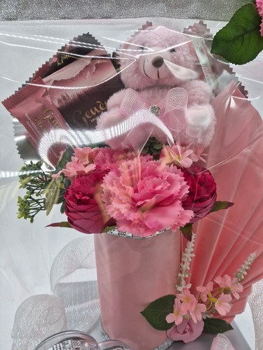 Red Flower Pink Chocolates Gift Basket - photo 2