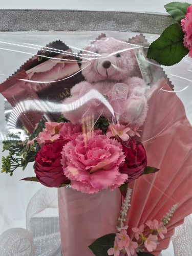 Red Flower Pink Chocolates Gift Basket - photo 4