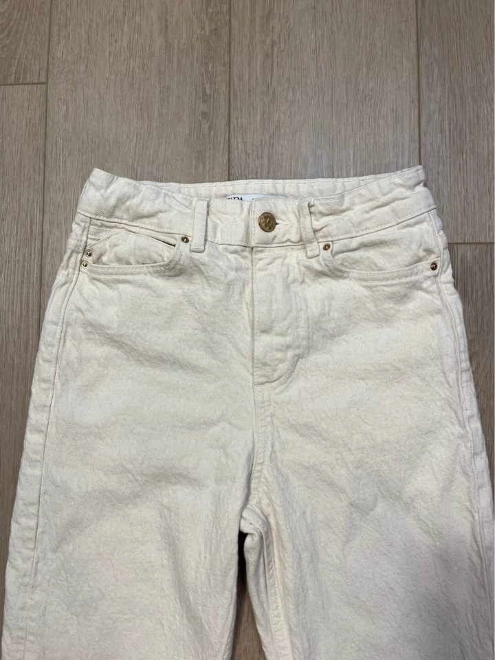 ZARA Cream High-Rise Straight-Leg Jeans - Size 4 - photo 2