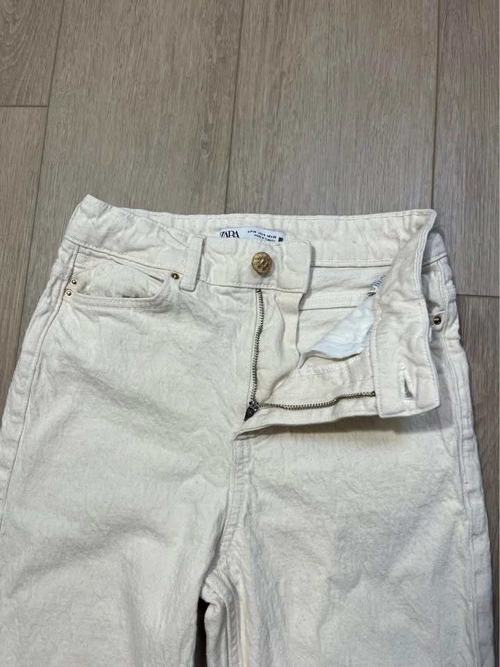 ZARA Cream High-Rise Straight-Leg Jeans - Size 4 - photo 4