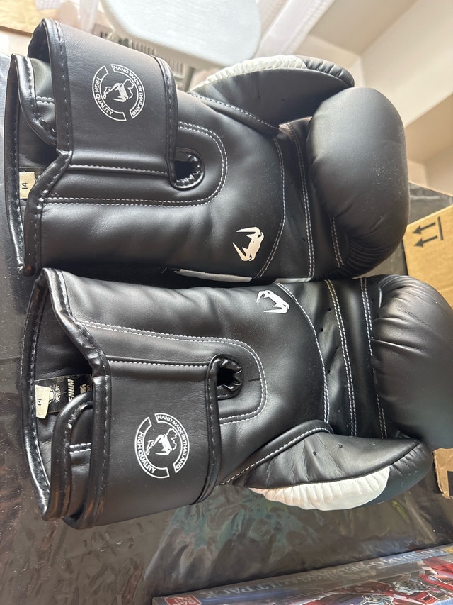 Venum Boxing Gloves - photo 2