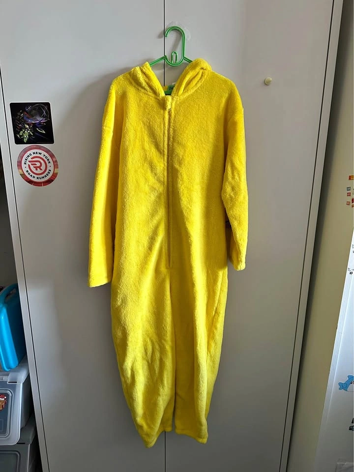H&M Pikachu Pyjamas kids Size 5-6