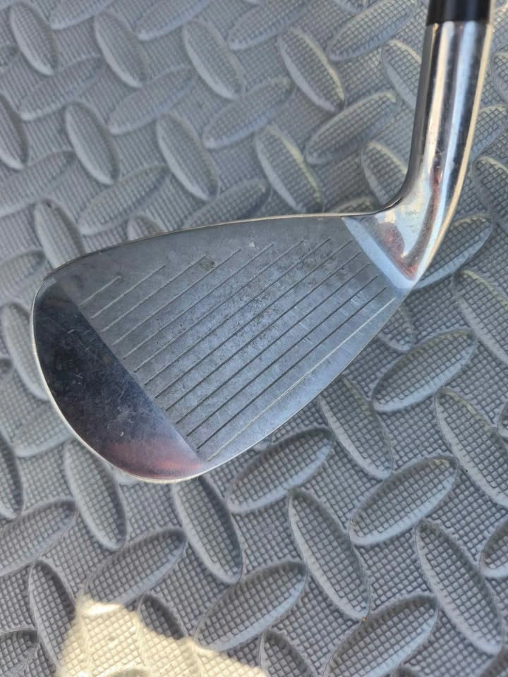 Adams A70S 7 iron golf club - photo 3