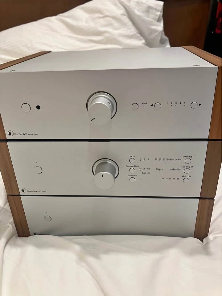 URGENT MOVING SALE: Pro-Ject Hi-Fi DS2 Audio Stack