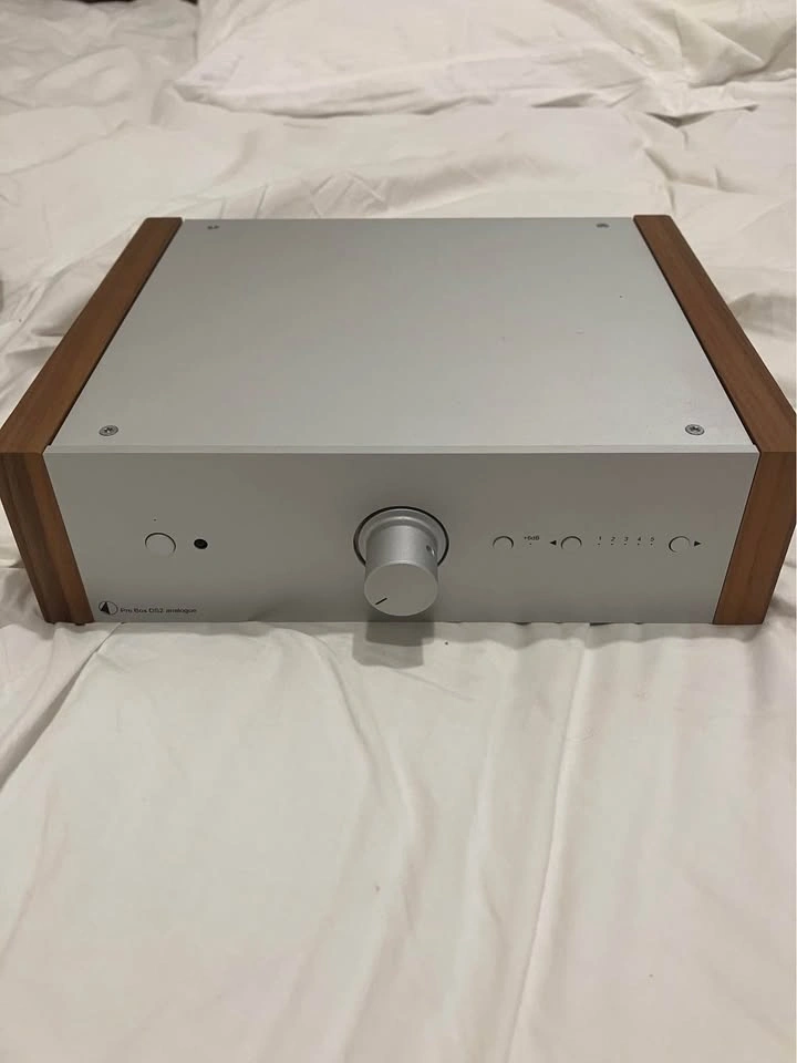 URGENT MOVING SALE: Pro-Ject Hi-Fi DS2 Audio Stack - photo 4