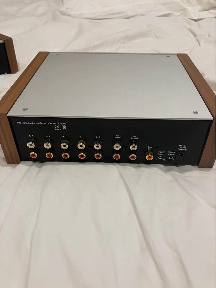 URGENT MOVING SALE: Pro-Ject Hi-Fi DS2 Audio Stack - photo 5
