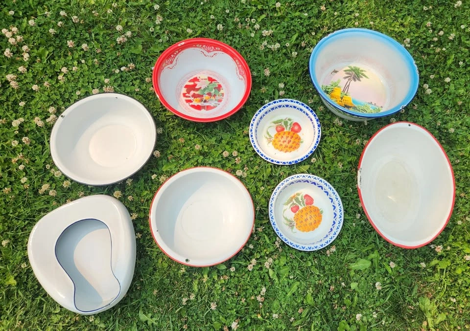 Lot of Mid Century Enamelware Bowls, 8 pieces total