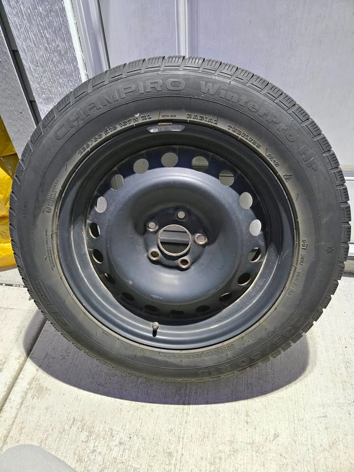 4 Winter Tires 235/60 R18 - Honda Odyssey - WITH Steel Rims