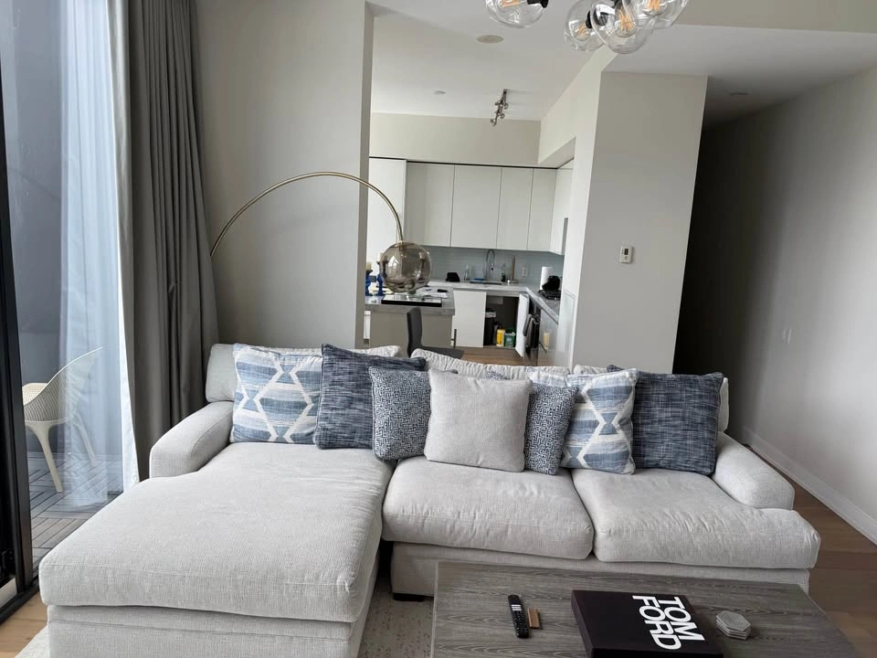 Luxury Downtown Toronto Condo Furniture - Everything Must Go - photo 3