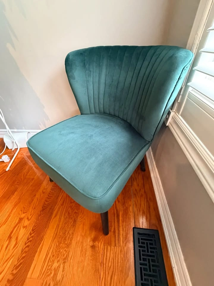 3 seater Green sofa with chaise and cushions + green accent chai - photo 5