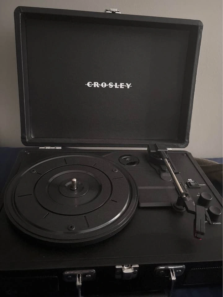 Crosley Portable Record Player - photo 2