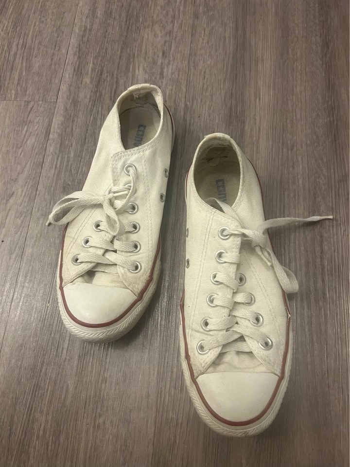 Converse Chuck Taylor All Star Low Top Sneakers - Women’s 6.5 - photo 2