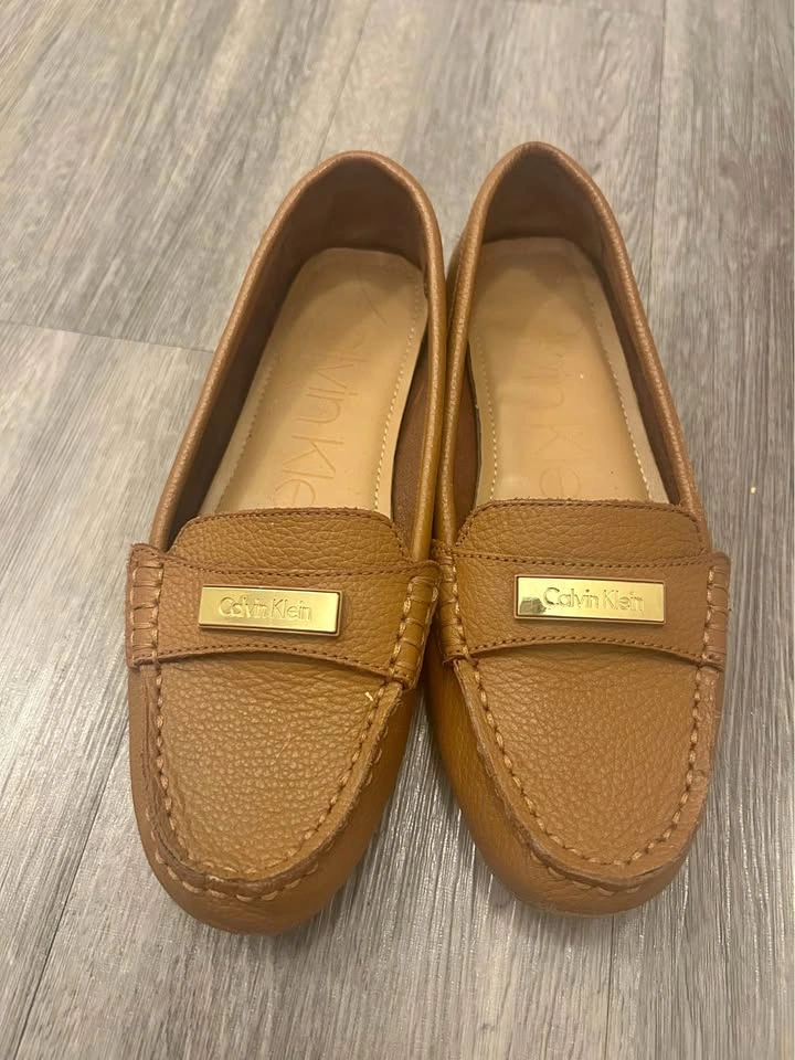 Calvin Klein Loafers - size 6