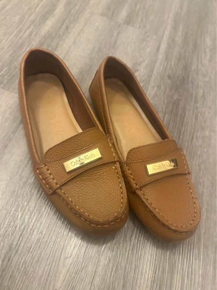Calvin Klein Loafers - size 6 - photo 2