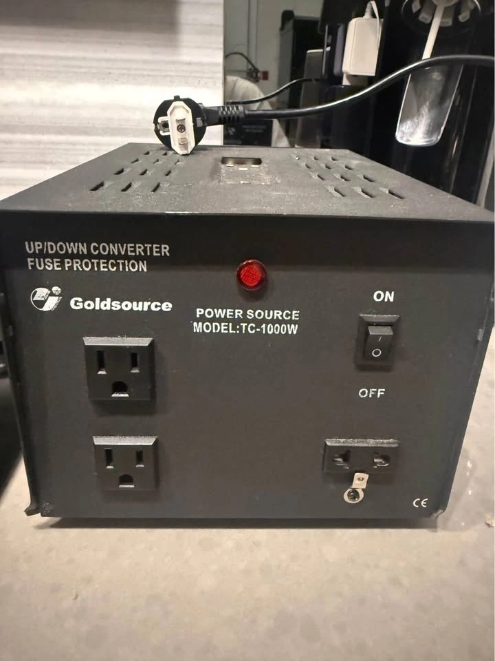 Goldsource TC-1000W Up/Down Voltage Converter - photo 2