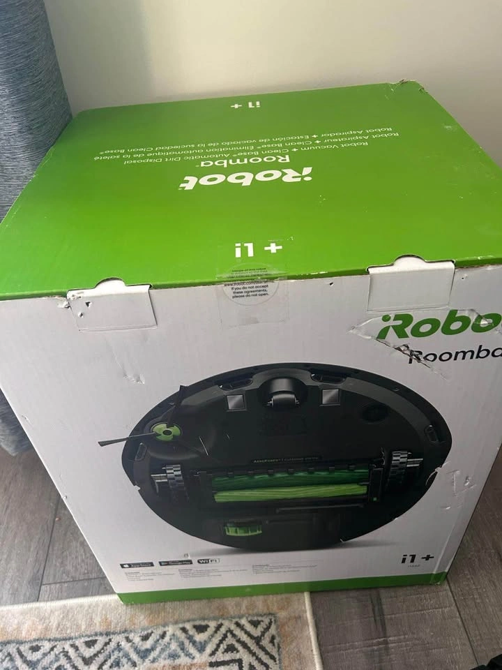 iRobot Roomba i1+ Robot Vacuum with Clean Base – Self-Emptying - photo 2
