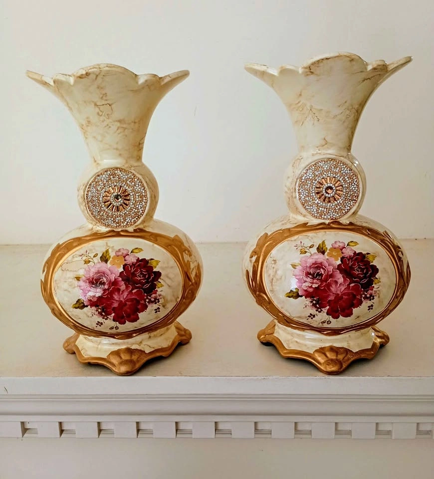 Pair of Italian Antique Porcelain Vases - photo 2