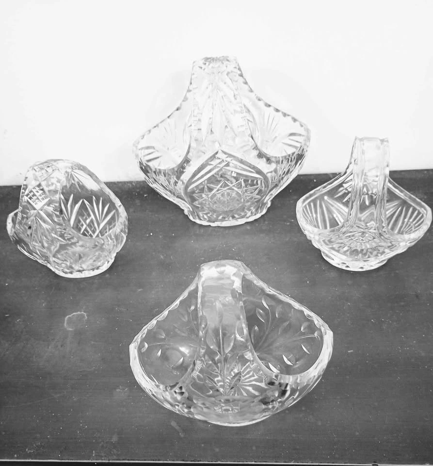 7 Pieces of Diamond Hand-Cut Crystals - photo 3