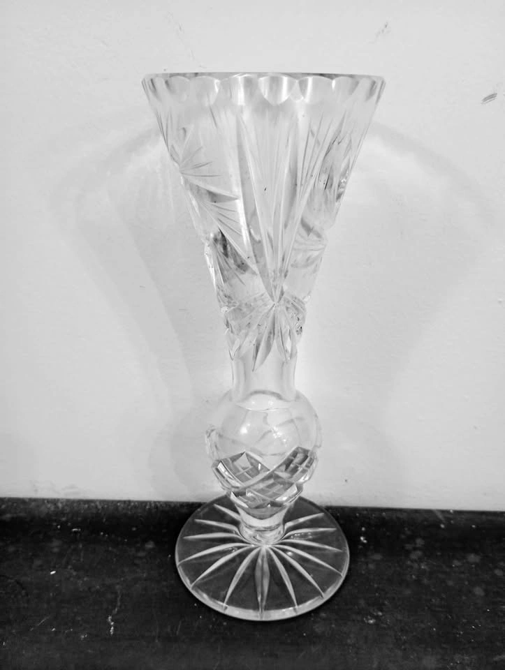 7 Pieces of Diamond Hand-Cut Crystals - photo 4
