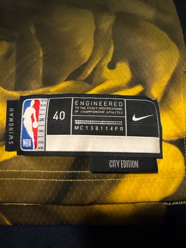 STEPH CURRY 2023 CITY JERSEY SIZE MENS SMALL - photo 2