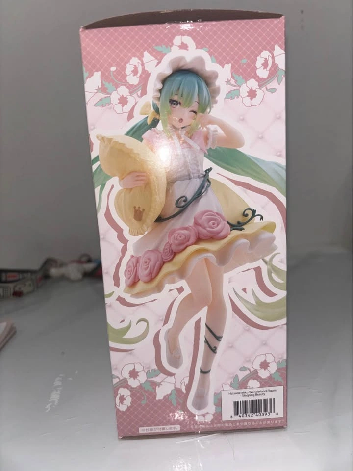 Sleeping beauty-wonderland Miku figure - photo 2