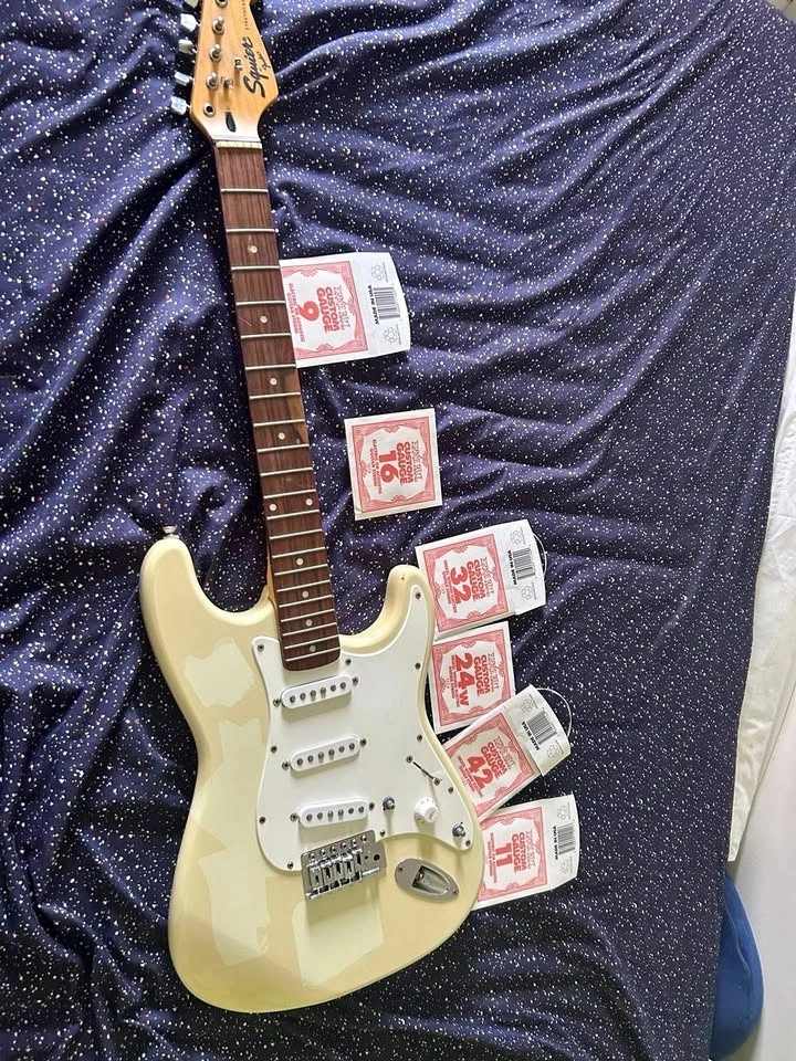 Squier by Fender Stratocaster Electric Guitar – Project / Parts
