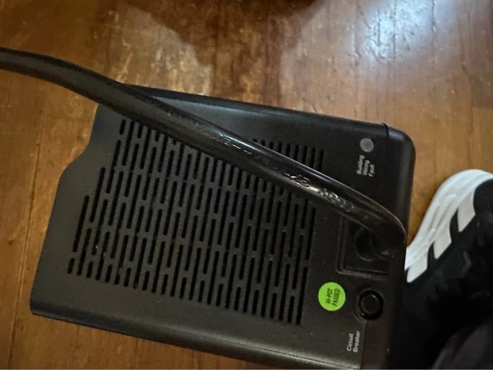 6-Outlet Battery Backup - photo 4
