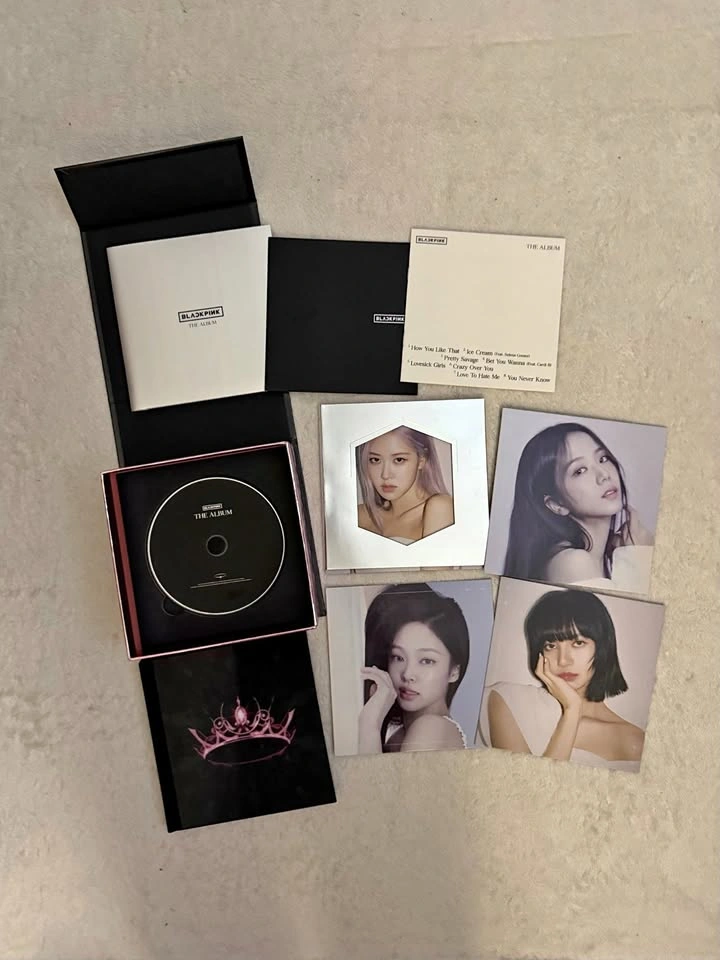 BLACKPINK THE ALBUM VERSION 3 (BLACK WITH PINK HOLO SIDE)