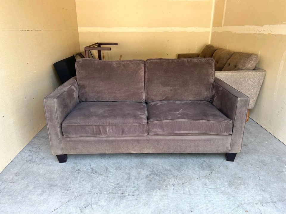 FREE DELIVERY 🚚 Brown Urban Barn Sofa Couch Loveseat - photo 4