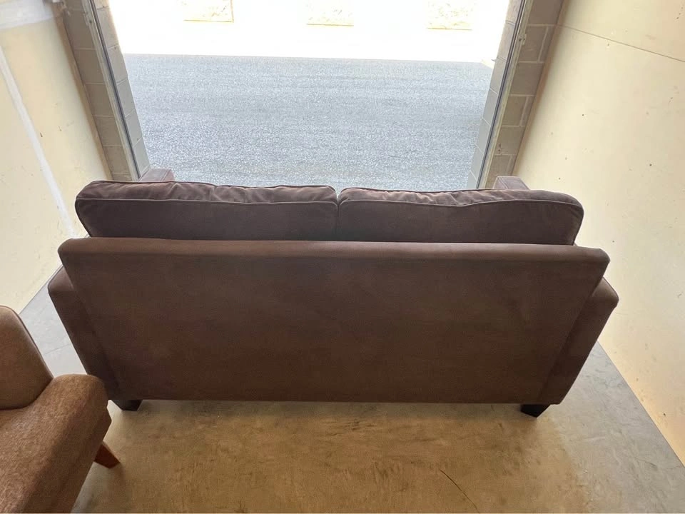 FREE DELIVERY 🚚 Brown Urban Barn Sofa Couch Loveseat - photo 5