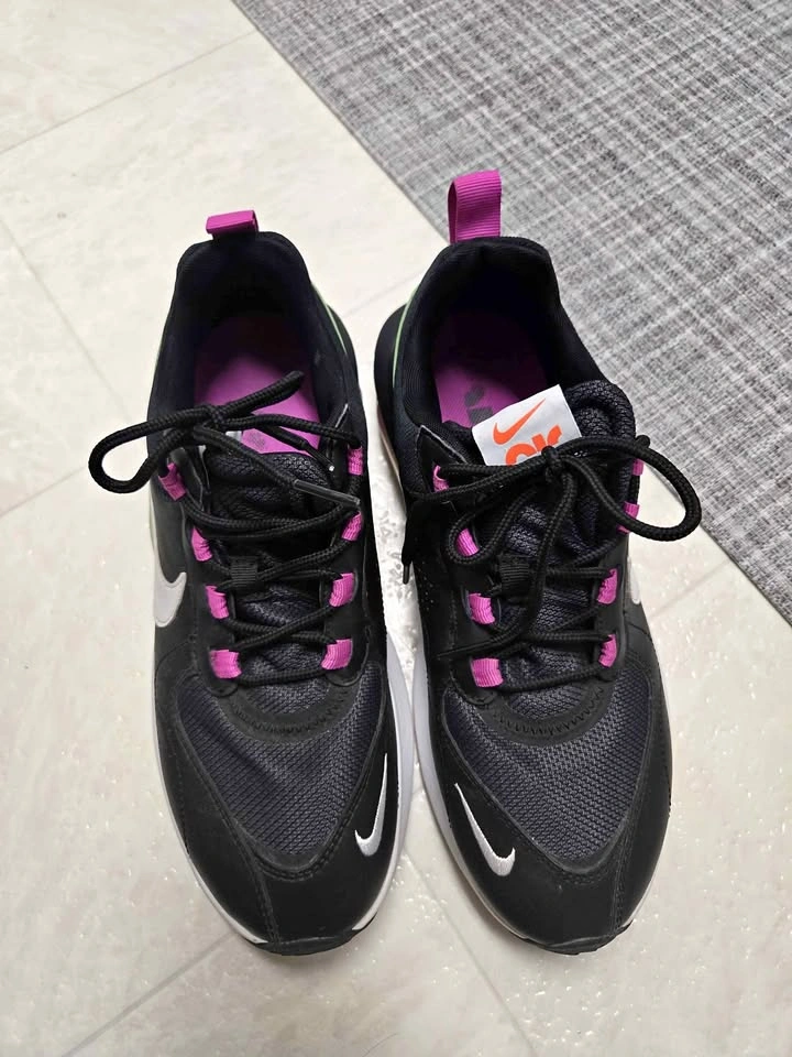 Womens Nike airmax Verona