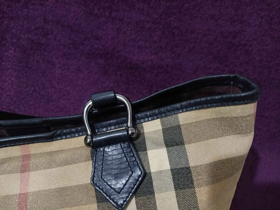 Burberry Shimmery Bag - photo 2