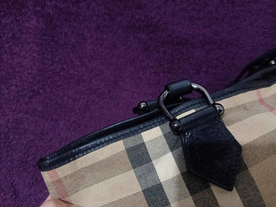 Burberry Shimmery Bag - photo 4
