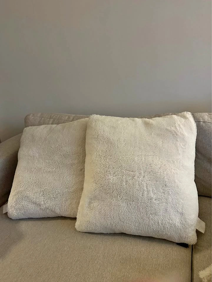 Set of 2 White Faux Fur Throw Pillows