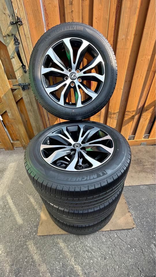 225/60R18 4 Michelin OEM Lexus Wheels – Excellent Tread