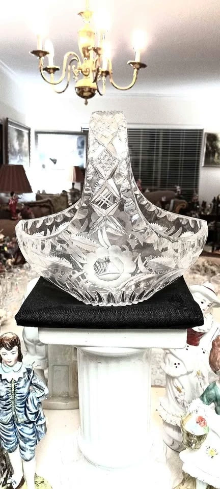 Beautiful Bohemian hand-cut diamond crystal baskets