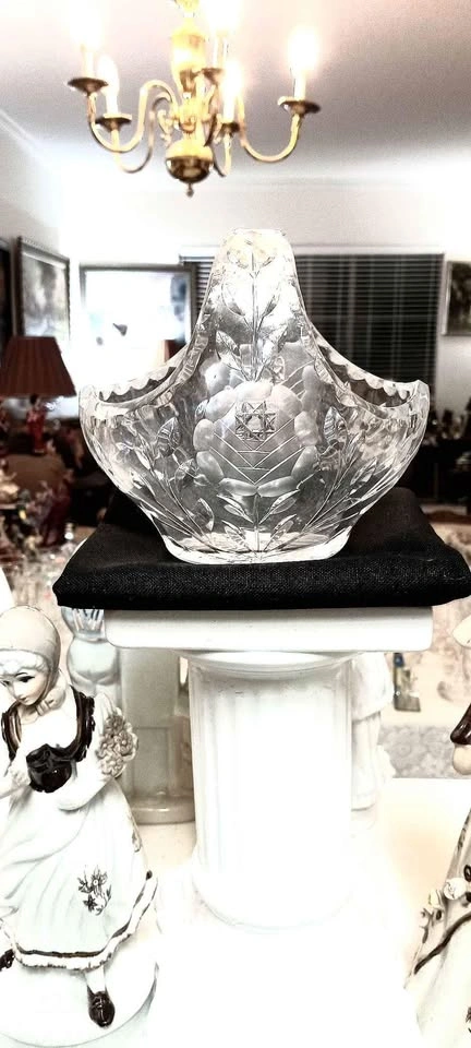 Beautiful Bohemian hand-cut diamond crystal baskets - photo 2