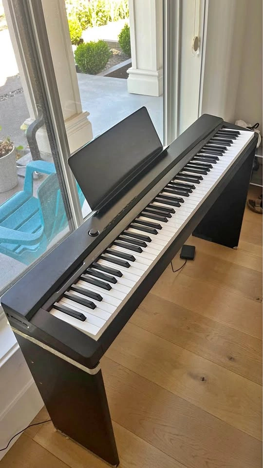 Casio Privia PX-135 full 88 weighted keys with pedal