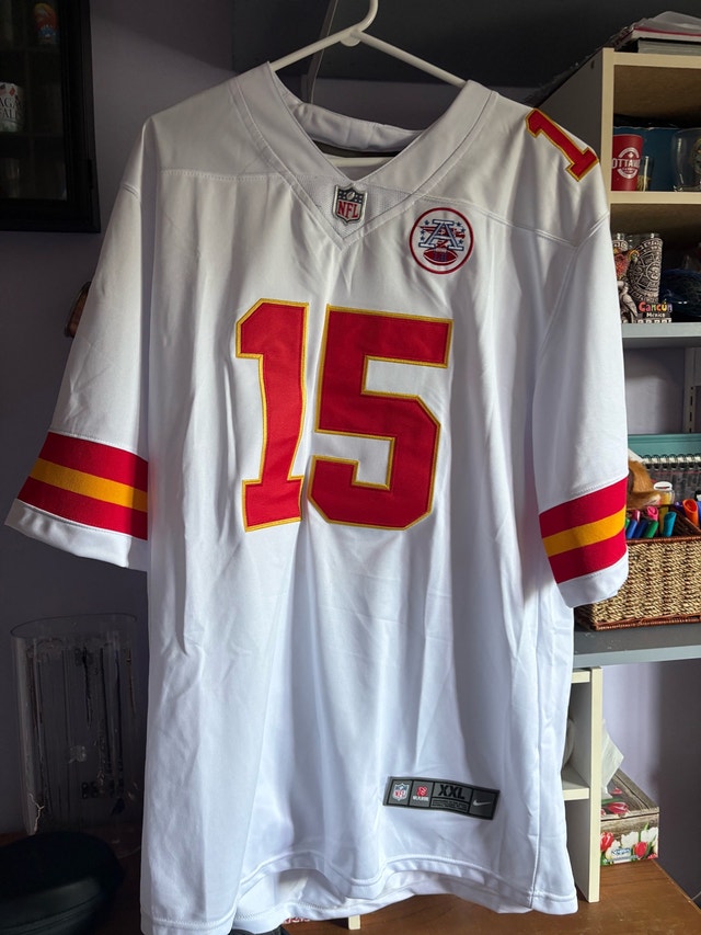Nike Mahomes 15 Kansas City Chiefs NFL Jersey XXL