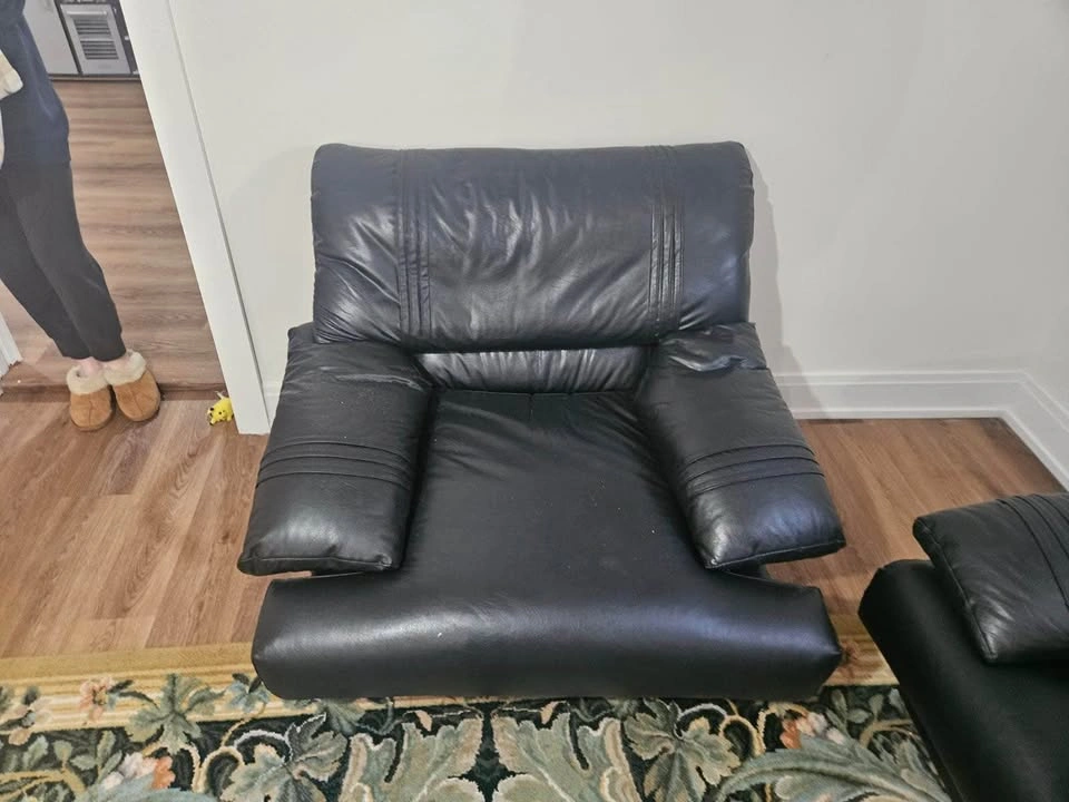 Black couches - photo 2
