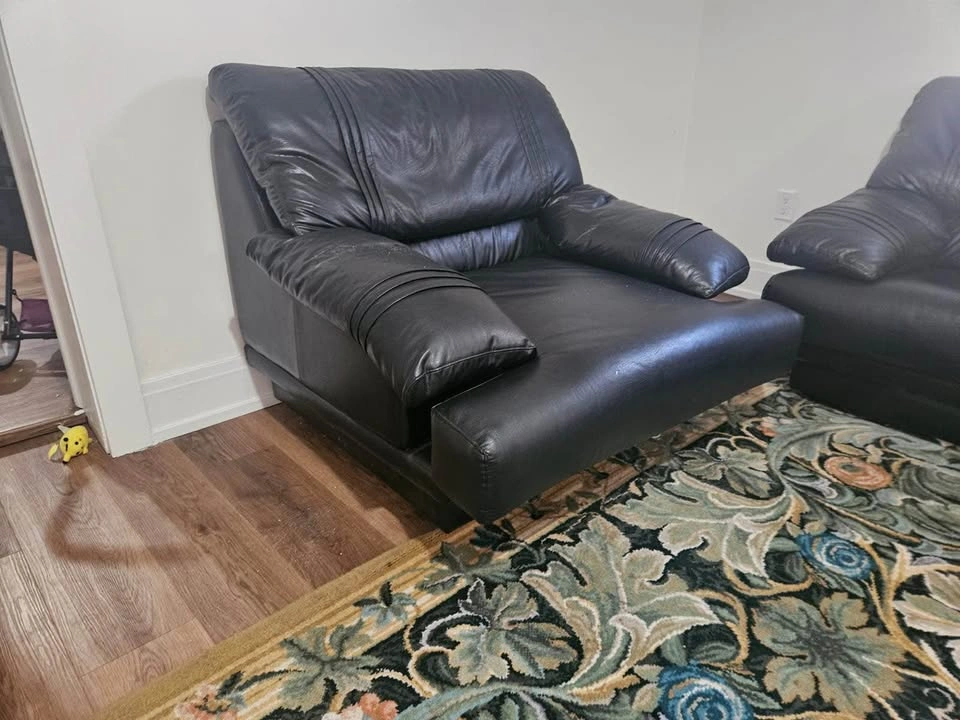 Black couches - photo 4
